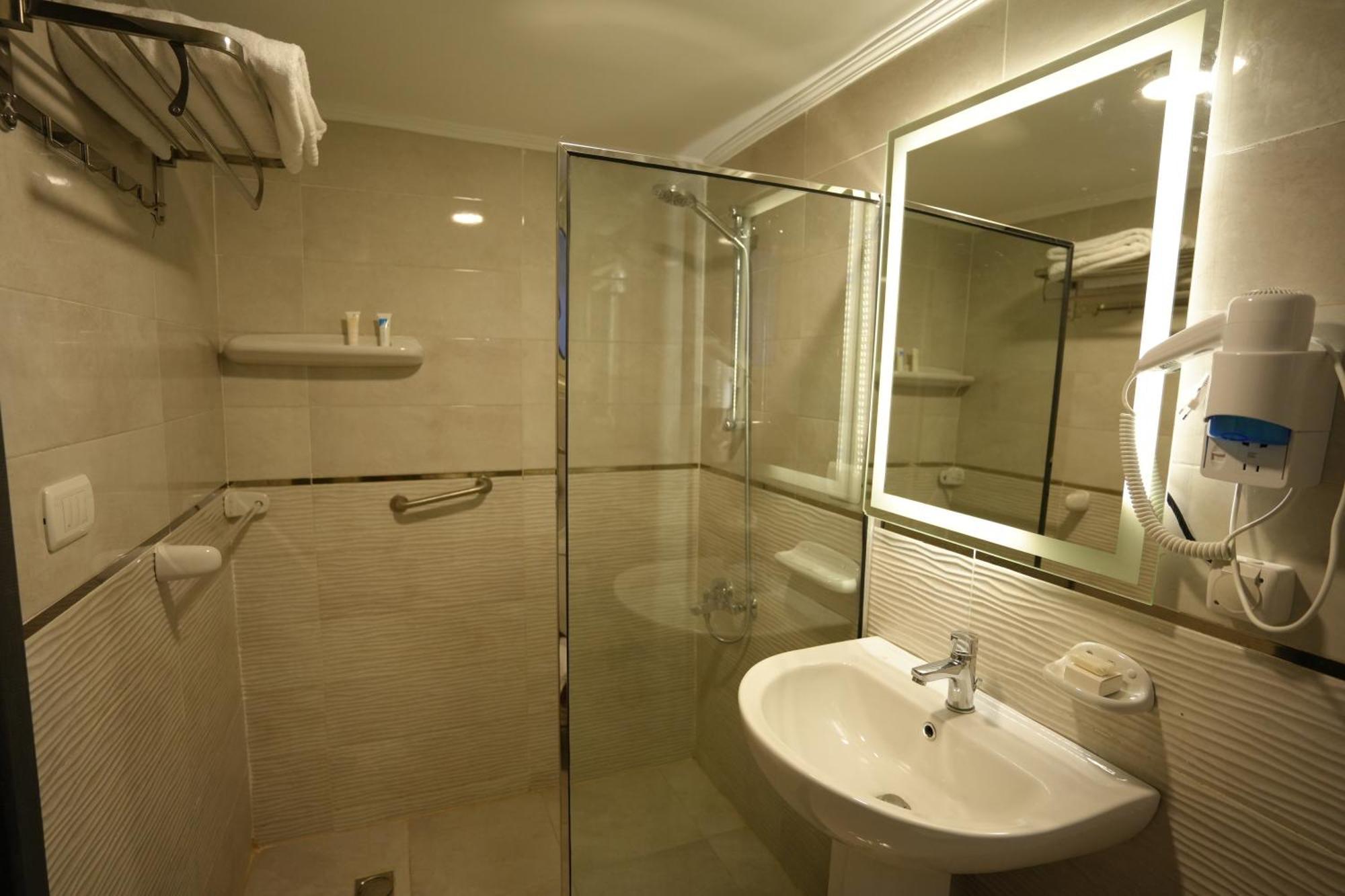 Mar Charbel Hotel Kairo Eksteriør billede